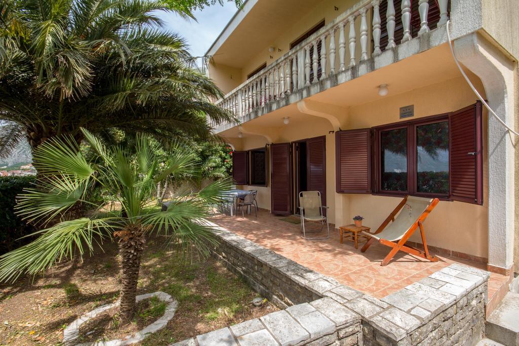 Apartments Beachfront Kotor Exterior foto