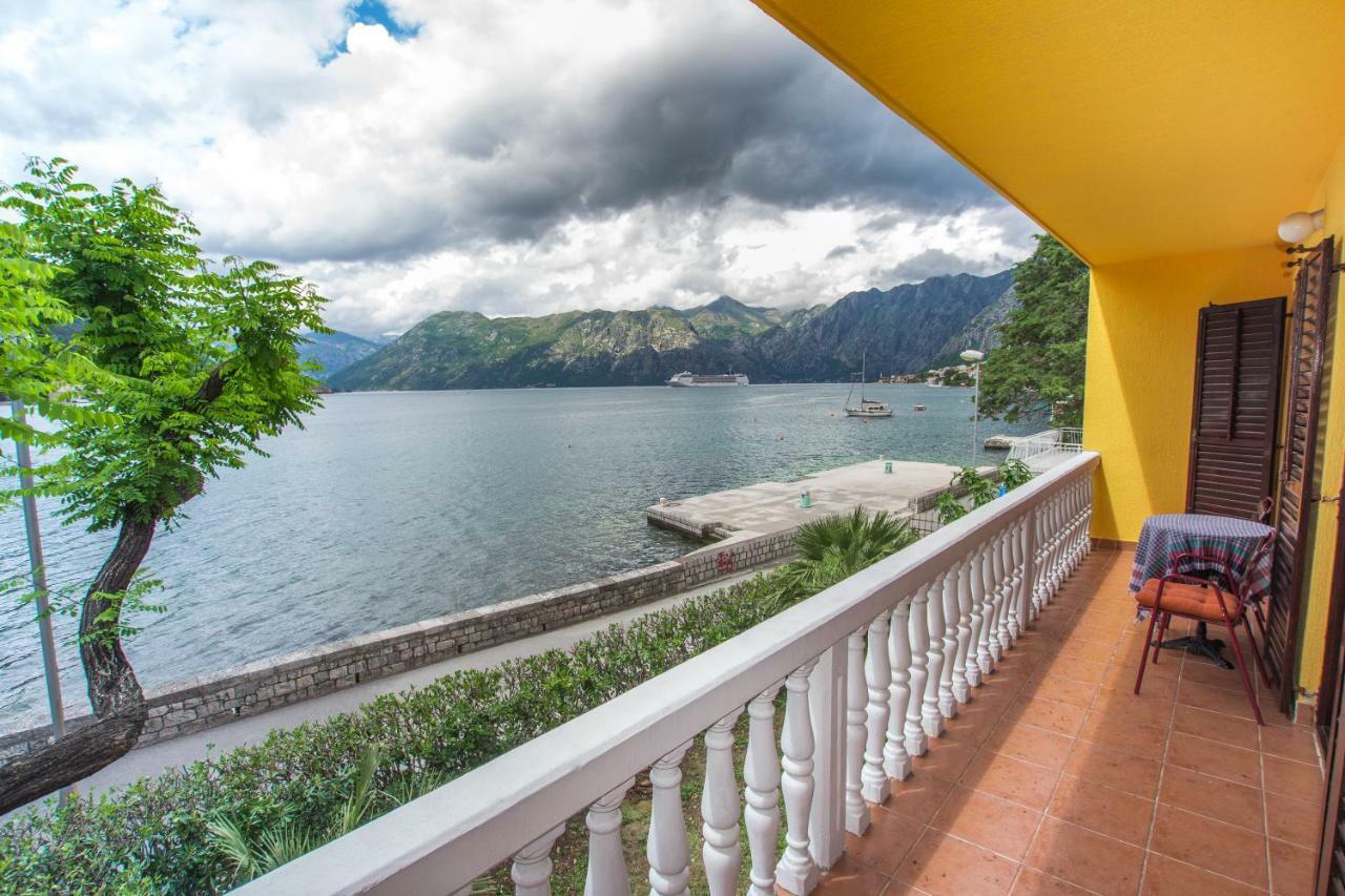 Apartments Beachfront Kotor Exterior foto