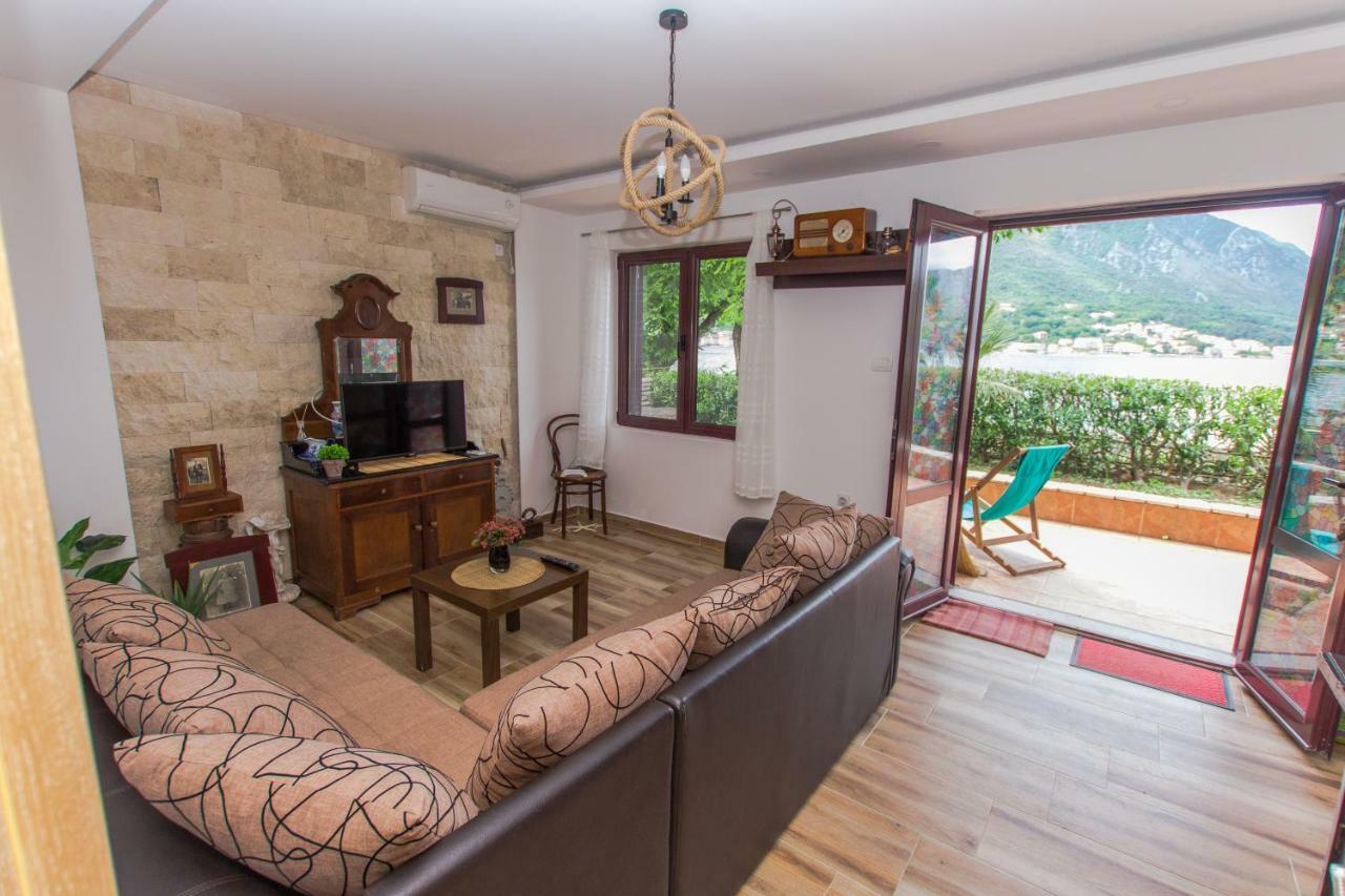 Apartments Beachfront Kotor Exterior foto